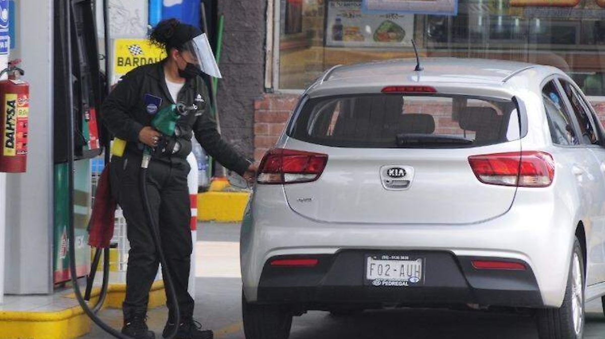 ¿Cuánto costará la gasolina en 2022 por el aumento al IEPS?